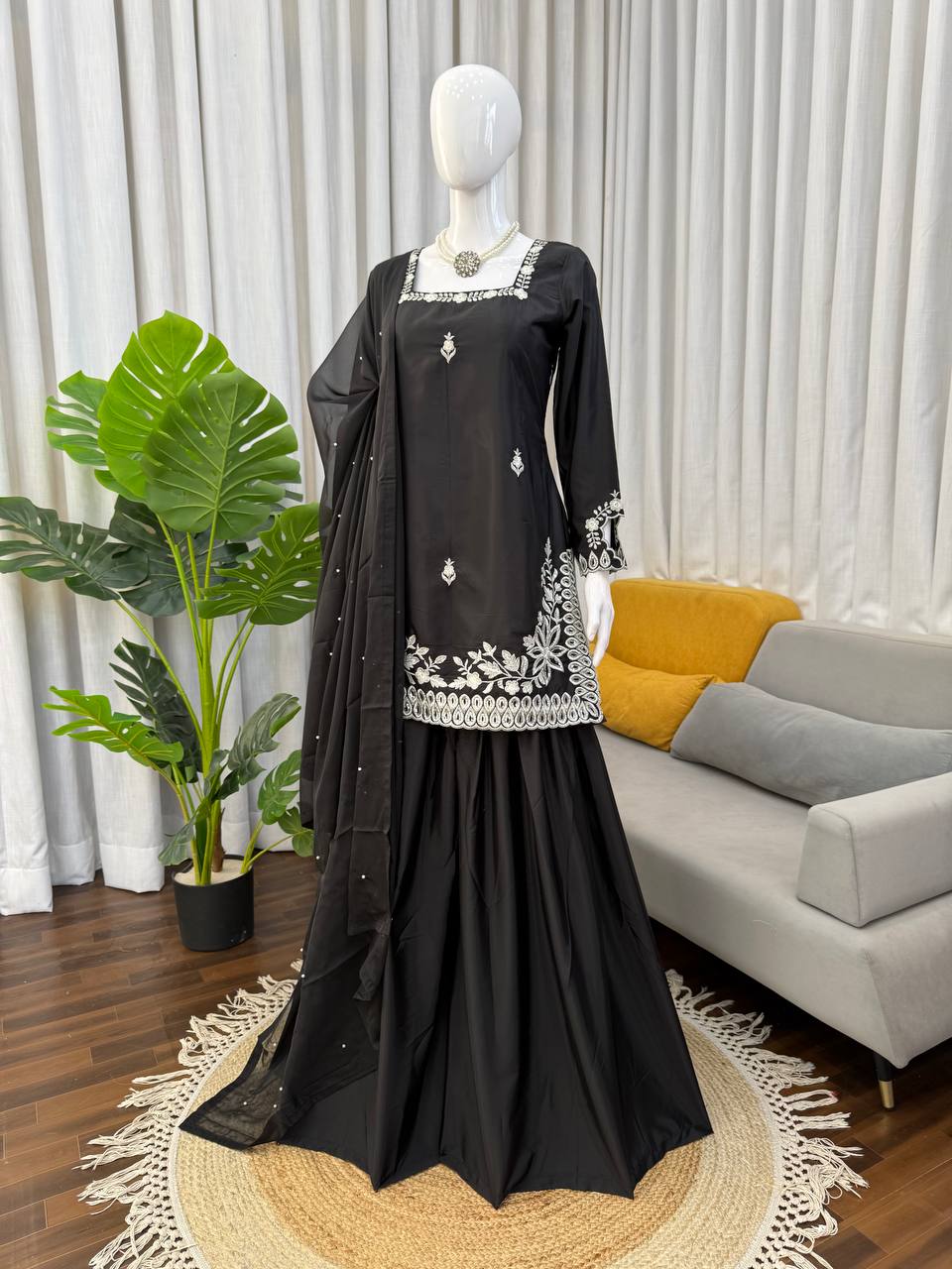 Heavy Natural Crep Designer Ladies Palazzo Suit, 3-Piece Set