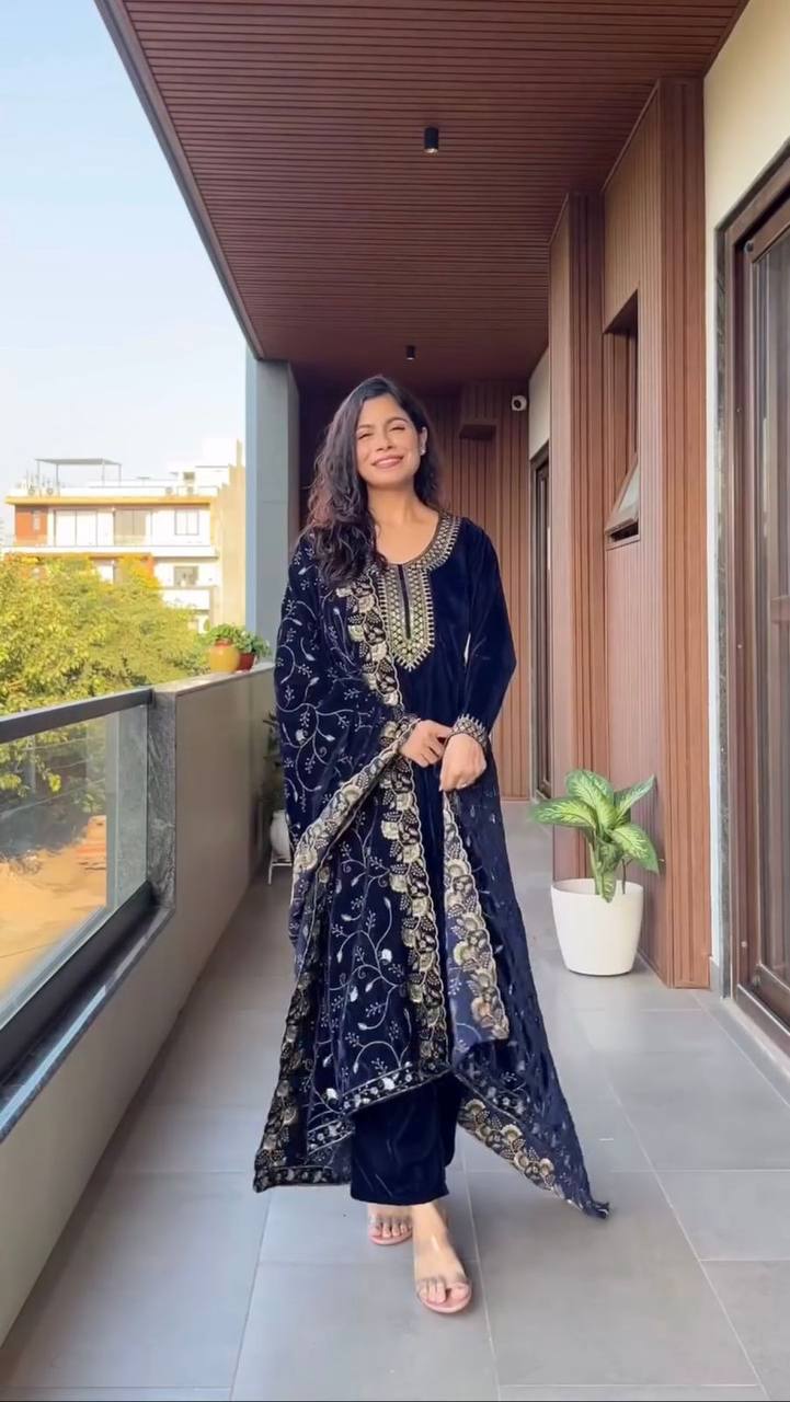 Blue Midnight Velvet Elegance Embroidered Kurta Set For Women