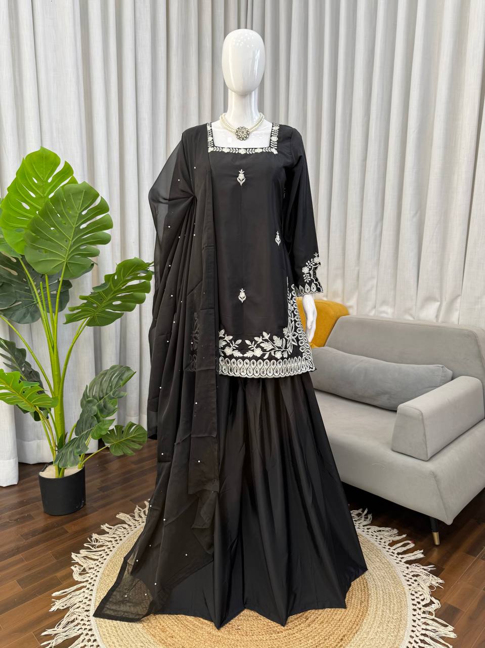Heavy Natural Crep Designer Ladies Palazzo Suit, 3-Piece Set